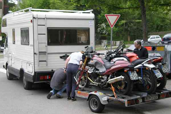 Echter Motorradanhänger oder "normalen" KFZ-Anhänger aufrüsten? - Biker  Stammtisch - Motorrad Online 24
