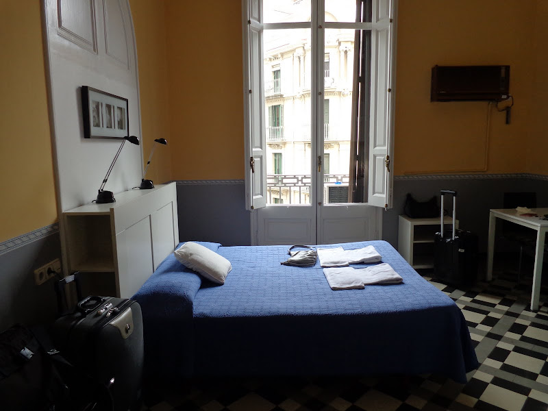 А включите-ка мне усилители качки! А подайте-ка белых пиджаков. Costa Paсifica февраль 13г