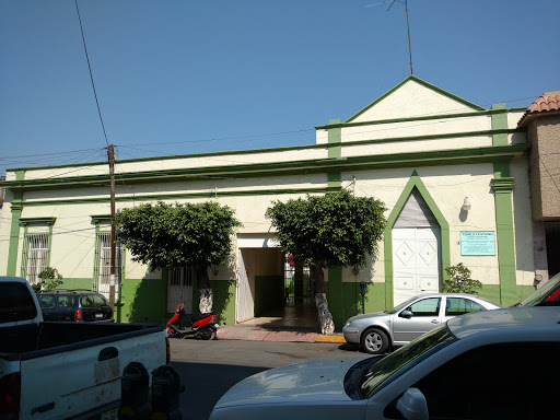Iglesia Cristiana Divino Redentor, Calle Vallarta 44, Los Naranjos, 46600 Ameca, Jal., México, Iglesia | JAL
