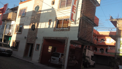 Hotel Mary Gelo, Juárez 247, Pitillal Centro, 48290 Puerto Vallarta, Jal., México, Hotel en el centro | JAL
