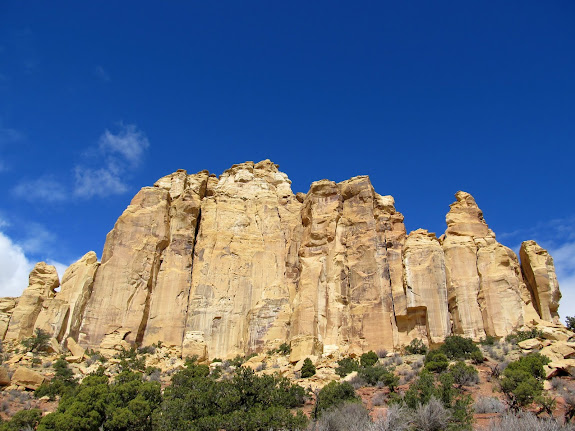 Cliffs that I explored near Locomotive Point