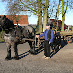 Boerenbruiloft Barlo - Bomen schillen en bouwen boerderij