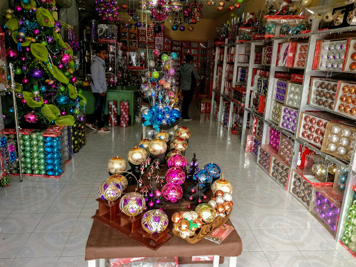 Esferas Campanita, Gustavo Díaz Ordaz 13, Centro, 73300 Chignahuapan, Pue., México, Tienda de productos navideños | PUE