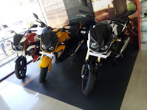 IDEAL MOTORS MAHINDRA TWO WHEELER SHOWROOM, Bangalore - Mangalore Rd, Thanniruhalla, Guddenahalli, Karnataka 573201, India, Motor_Vehicle_Dealer, state KA