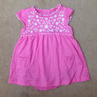 Bodysuit Carter kiểu váy cho bé gái, hàng xuất xịn, made in cambodia, màu hồng.