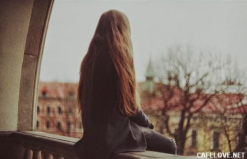 Ảnh con gái buồn thẩn thờ Ảnh con gái buồn thẩn thờ