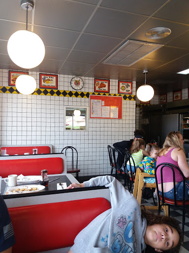 Breakfast Restaurant «Waffle House», reviews and photos, 933 S State St, Clarks Summit, PA 18411, USA