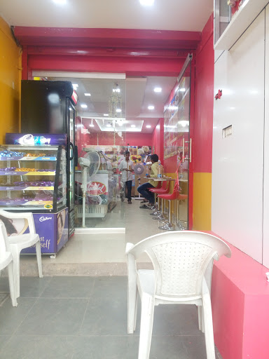 Maharaja Vadilal Ice Cream Parlour, 1, Jamiya Masjid Rd, Konkanapura, Vijayapura, Karnataka 586101, India, Dessert_Shop, state KA