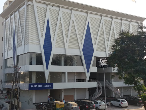 Diya Cinema, 100 Feet Rd, Nanikhodiyar, Anand, Gujarat 388001, India, Cinema, state GJ