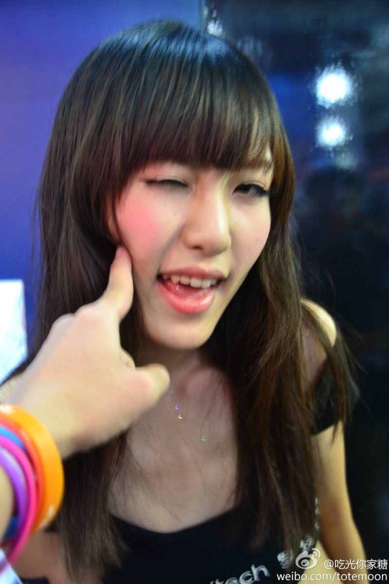 Sờ tận tay các showgirl tại ChinaJoy 2013 - Ảnh 24