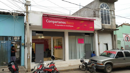 Compartamos Banco Tlapa, Miguel Hidalgo y Costilla 114, Centro, 41300 Tlapa, Gro., México, Banco | GRO