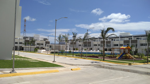 Astoria, Avenida Huayacán Km 4, SM 329, Cancún, Q.R., México, Empresa constructora | SON