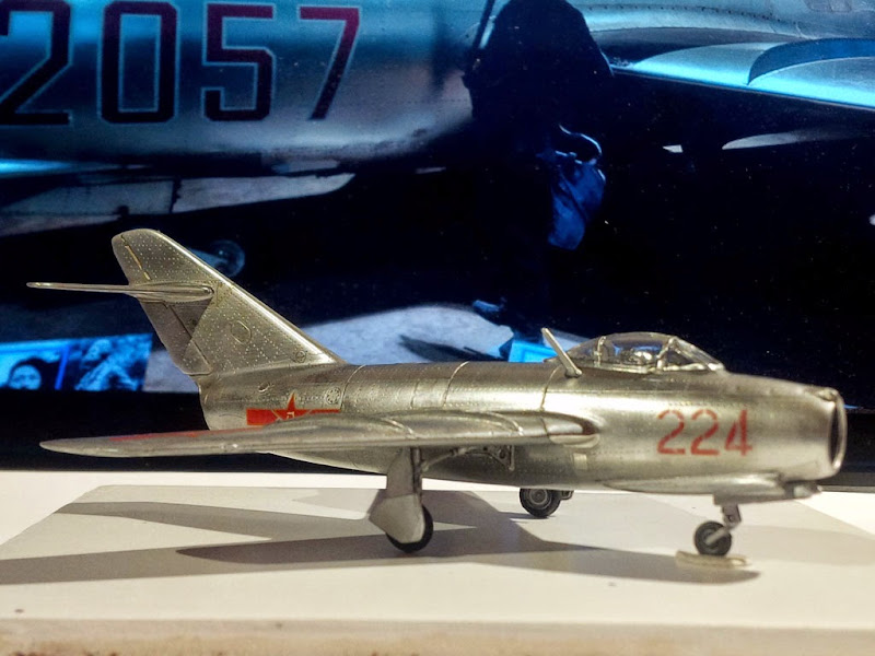 Miss Louise et ses potes: [ESCI] 1/72 - North American F-100D Super Sabre  "Pretty Penny" - Page 4 IMG_20150102_171326
