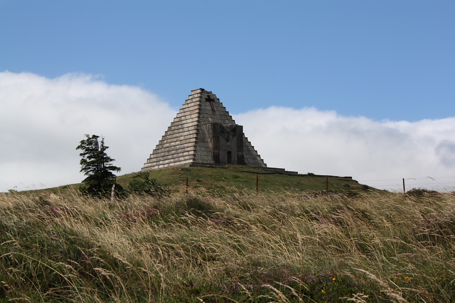 De otro tiempo: Pirámide del Puerto del Escudo
