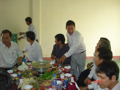 Chào mừng Ngày nhà giáo Việt Nam 20/11 2010 - Page 3 DSC00181