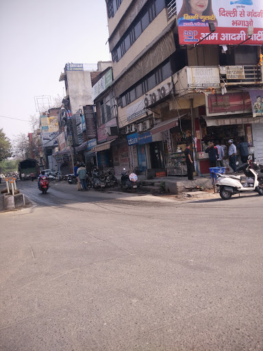 HDFC Bank ATM, 4205, Maharshi Dayanand Saraswati Chowk, Rani Bagh, Sant Nagar, Rani Bagh, Pitampura, Delhi, 110034, India, Bank, state DL