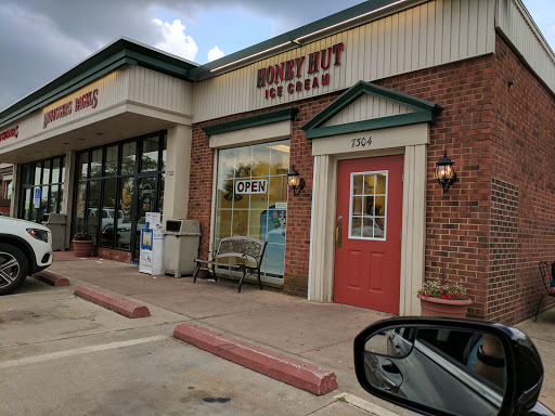 Ice Cream Shop «Honey Hut Ice Cream», reviews and photos, 7304 Chippewa Rd, Brecksville, OH 44141, USA