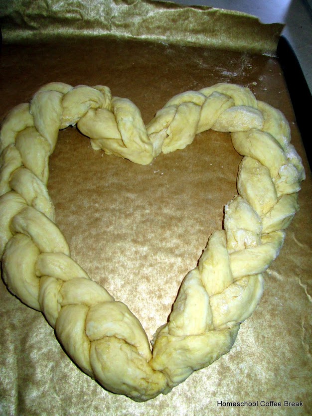 A Taste of Europe - Slovenian Braided Heart Bread @ kympossibleblog.blogspot.com