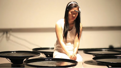 http://neurogadget.com/2013/12/04/artist-uses-brainwaves-to-manipulate-the-motions-of-water/9104