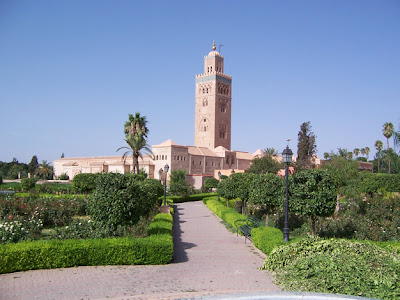 جامع الكتبية  بمدينة مراكش MoroccoMarrakech_Koutoubia_mosqueFromGarden1