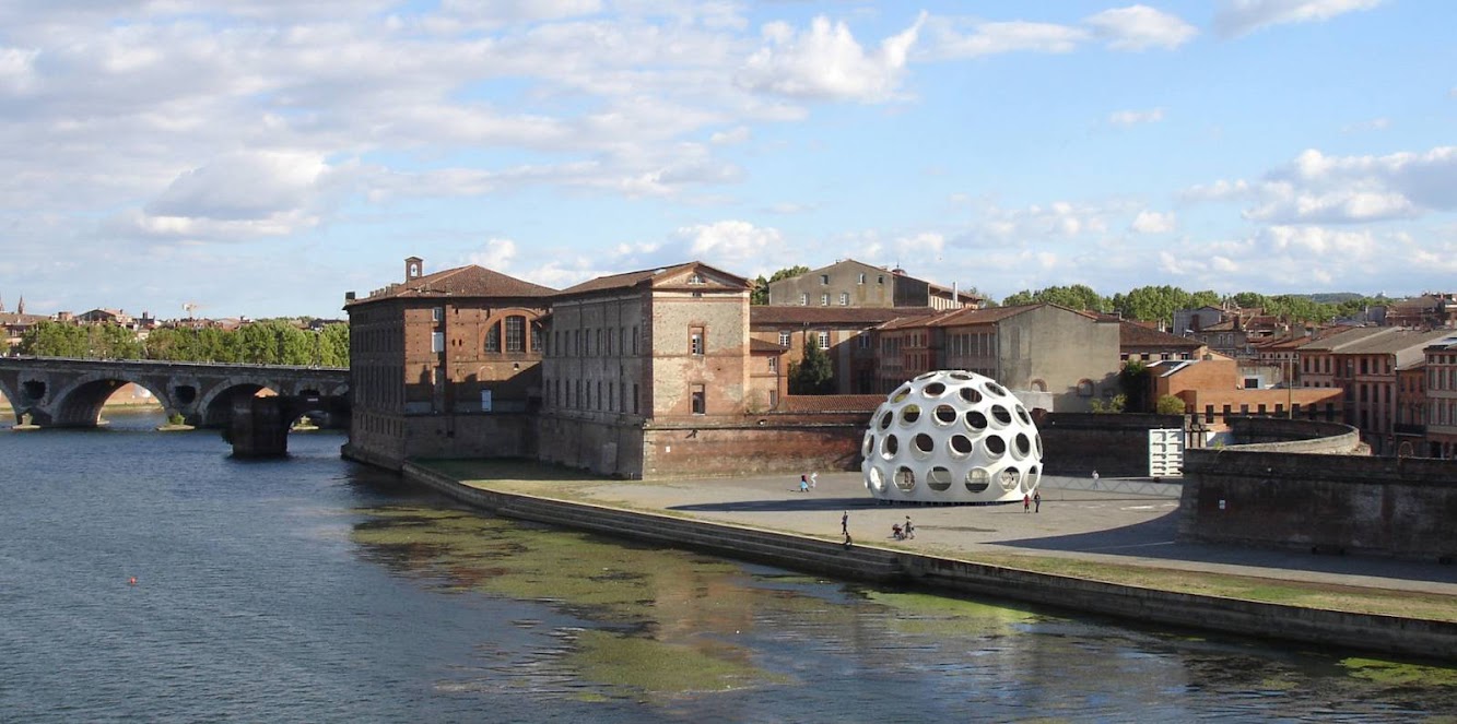 Tolosa, Francia: FLY'S Eye Dome by Buckminster Fuller