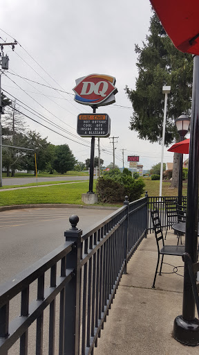 Fast Food Restaurant «DQ Grill & Chill Restaurant», reviews and photos, 1731 Meriden-Waterbury Turnpike, Milldale, CT 06467, USA