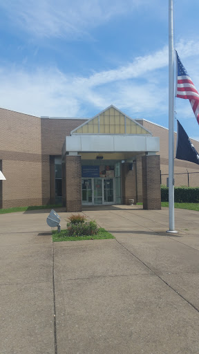Post Office «US Post Office», reviews and photos, 306 Madison St, Clarksville, TN 37040, USA