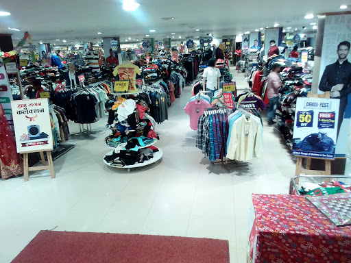 V-Mart, Mayur Multiplex, Chawani Rd, Nazarbagh, Banda, Uttar Pradesh 210001, India, Clothing_Shop, state UP