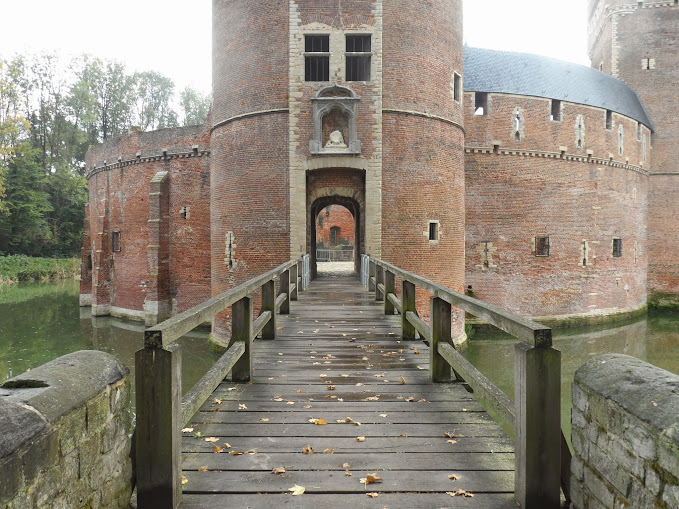 Замки и крепости Бельгии