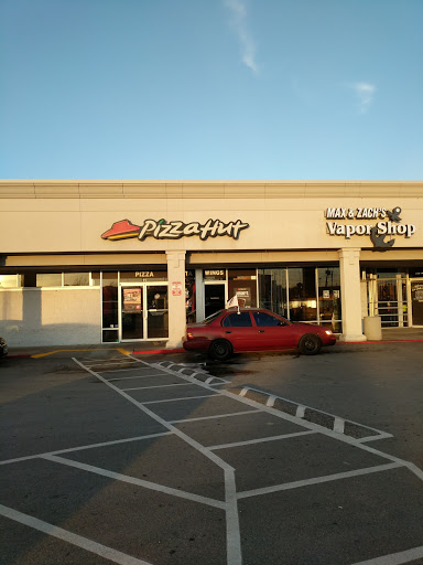 Pizza Restaurant «Pizza Hut», reviews and photos, 105 Kennings Rd, Crosby, TX 77532, USA