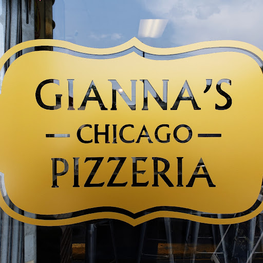 Gianna's Pizza logo
