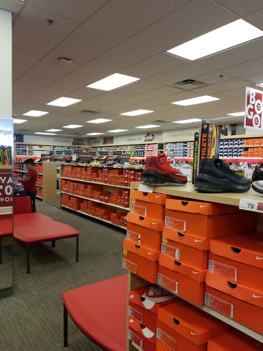 Shoe Store «Famous Footwear», reviews and photos, 505-507 W 49th St, Hialeah, FL 33012, USA