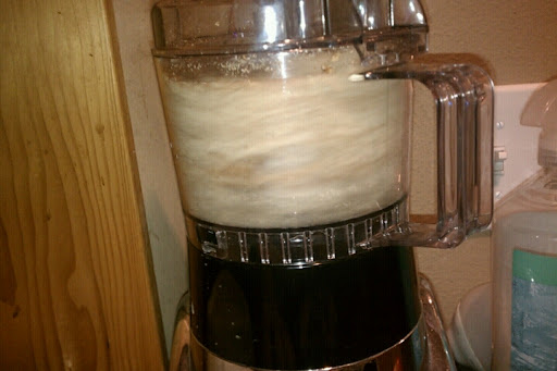 Almonds grinding