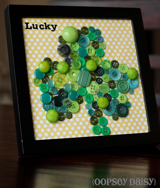 Shamrock Button Art Craft. Click for 10 More Easy St. Patrick's Day Craft
