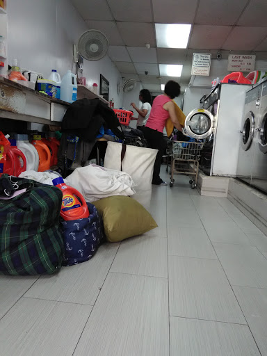 Laundromat «Village Cleaners Laundry Mat», reviews and photos, 66 Carmine St, New York, NY 10014, USA