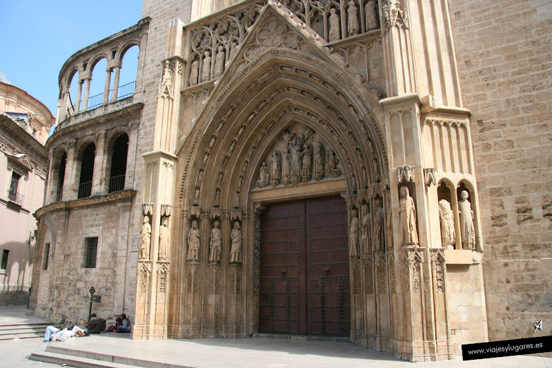 Puerta de los Apóstoles Foto de la La puerta de los Apóstoles