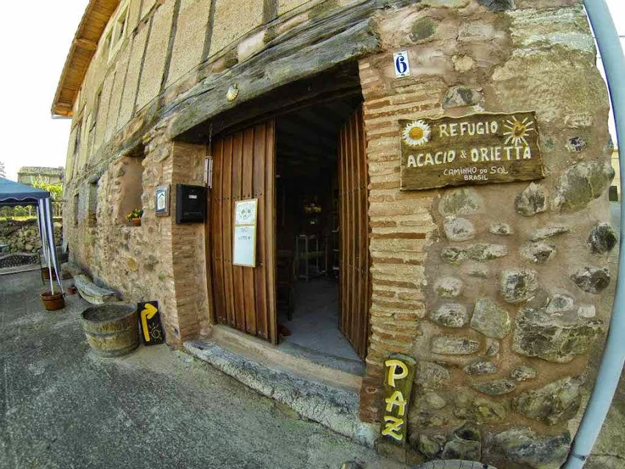Albergue de peregrinos Acacio y Orietta, Viloria de Rioja, Burgos, Camino de Santiago Regugio de peregrinos Acacio y Orietta, Viloria de Rioja, Burgos, Camino de Santiago