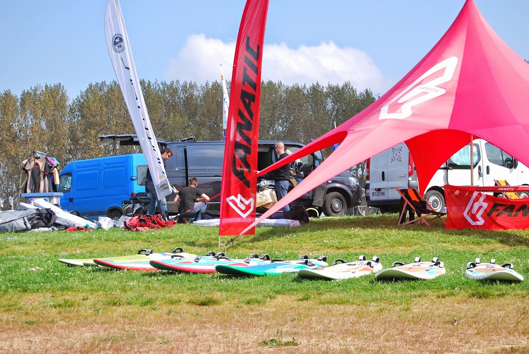 27 et 28 Avril   Windsurf Contest  Au lac de Maine + test windsurf et SUP NORTH FANATIC DSC_0386