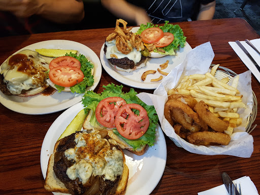 Bar & Grill «Grovers Bar & Grill», reviews and photos, 9160 Transit Rd, East Amherst, NY 14051, USA