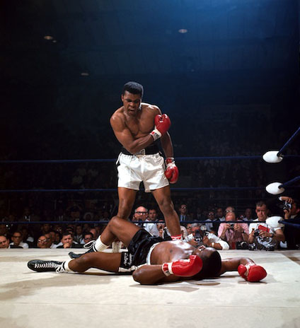 Amazing Historical Photo of Muhammad Ali [Cassius Clay] on 5/25/1965 