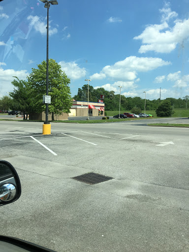 Fast Food Restaurant «KFC», reviews and photos, 120 S L Rogers Wells Blvd, Glasgow, KY 42141, USA