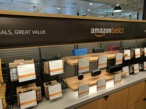 Book Store «Amazon Books», reviews and photos, 3441 N Southport Ave, Chicago, IL 60657, USA