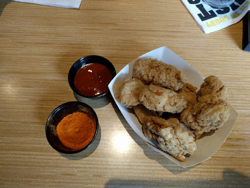 Chicken Wings Restaurant «Buffalo Wild Wings», reviews and photos, 12653 Olive Blvd, Creve Coeur, MO 63141, USA