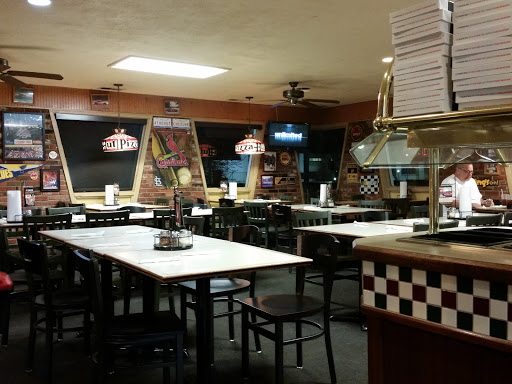 Pizza Restaurant «Pizza Hut», reviews and photos, 12571 IL-143, Highland, IL 62249, USA