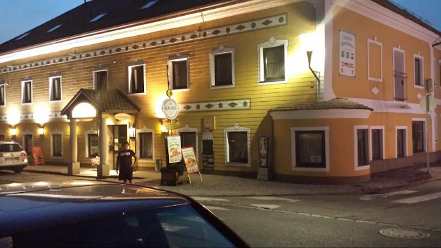 Gasthof zum Kirchenwirt, Hauptplatz 4, 4300 Sankt Valentin, Austria