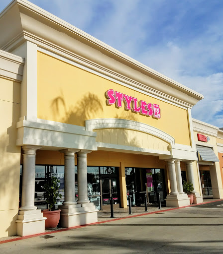 Shopping Mall «Tuskatella Shopping Center», reviews and photos, 1344 N Tustin St, Orange, CA 92867, USA