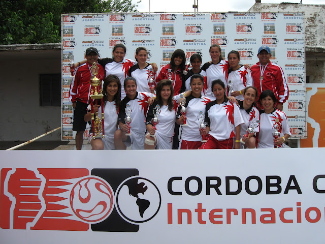 Equipo Femenino de Fútbol USFQ triunfó en el "Córdoba Cup Internacional"