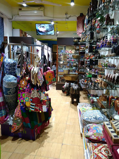 Orane Arts & Crafts, CC 1/392 & CC 1/393, Burgar St, Princess St, Opposite Old Court Yard, Fort Kochi, Kochi, Kerala 682001, India, Arts_and_Crafts_Shop, state KL