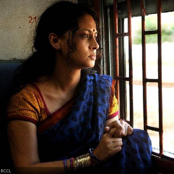 Pooja Umashankar in a still from the Tamil film Vidiyum Munn. www.morestills.com