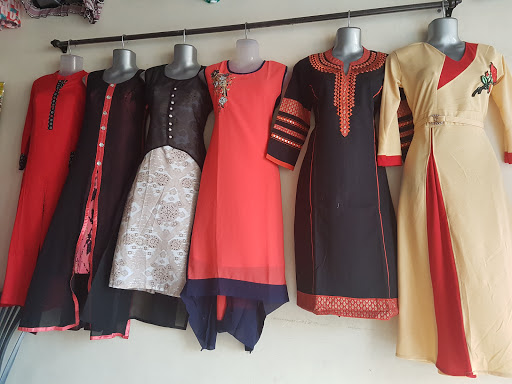 Taparia Collection, Off Hotgi Road, Near Sawaskar Hospital, Hotgi Road, Solapur, Maharashtra 413003, India, Ladies_Clothes_Shop, state MH